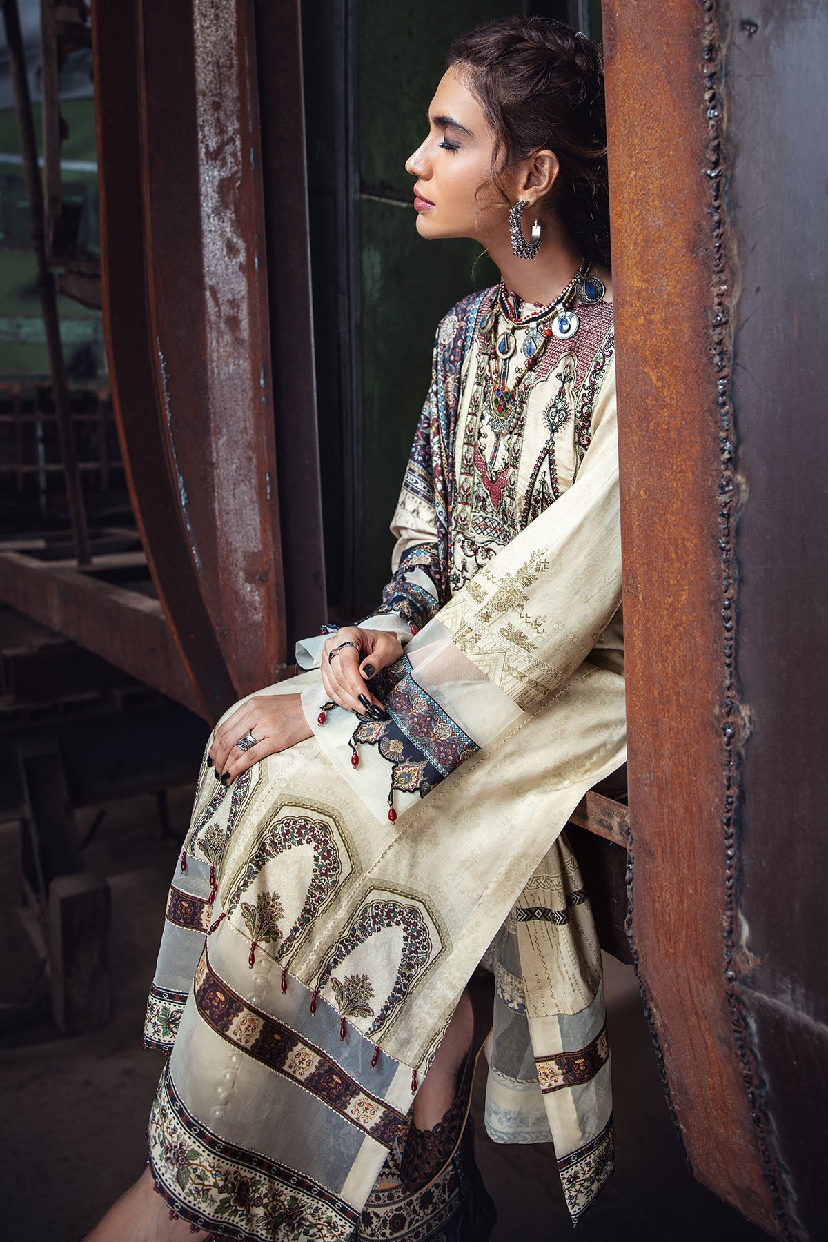 2563-OYSTER DIGITAL PRINTED LINEN UNSTITCHED