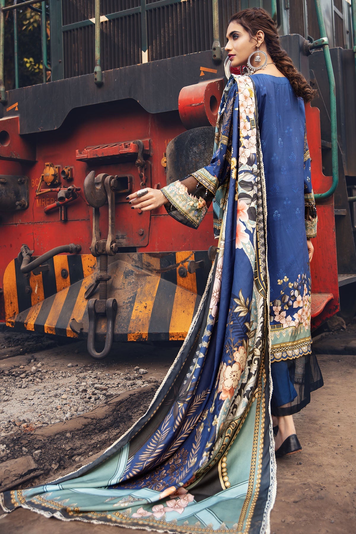 2569-INDIGO DIGITAL PRINTED LINEN UNSTITCHED