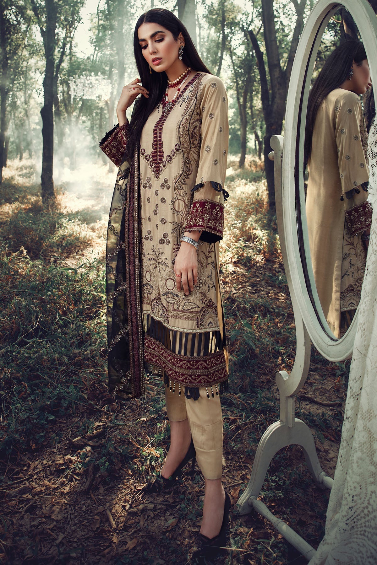2700-AREZU EMBROIDERED LINEN UNSTITCHED
