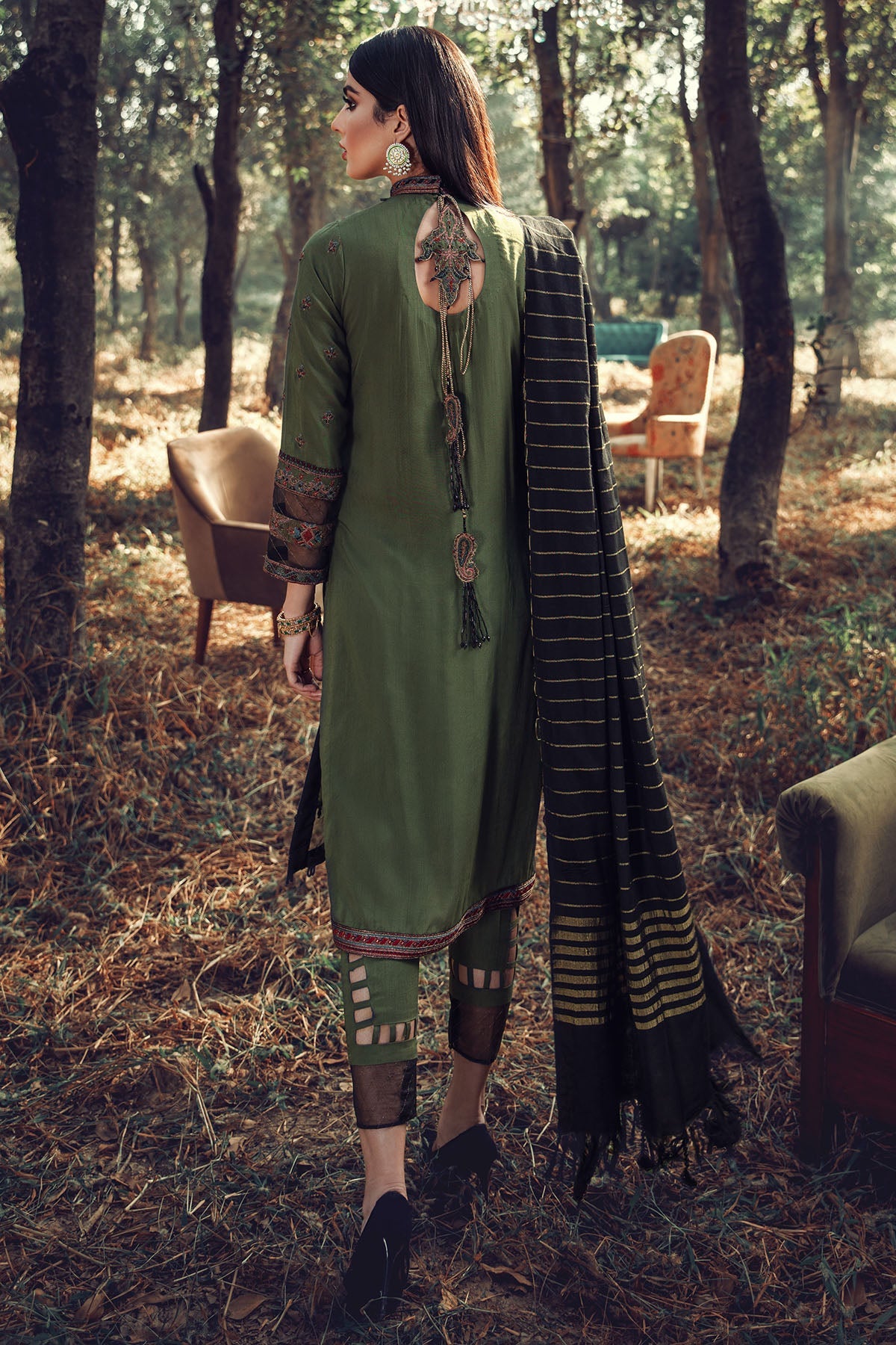2703-MYSTIC-GREEN EMBROIDERED LINEN UNSTITCHED