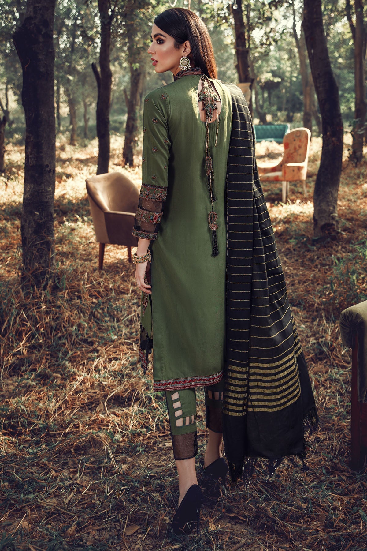 2703-MYSTIC-GREEN EMBROIDERED LINEN UNSTITCHED