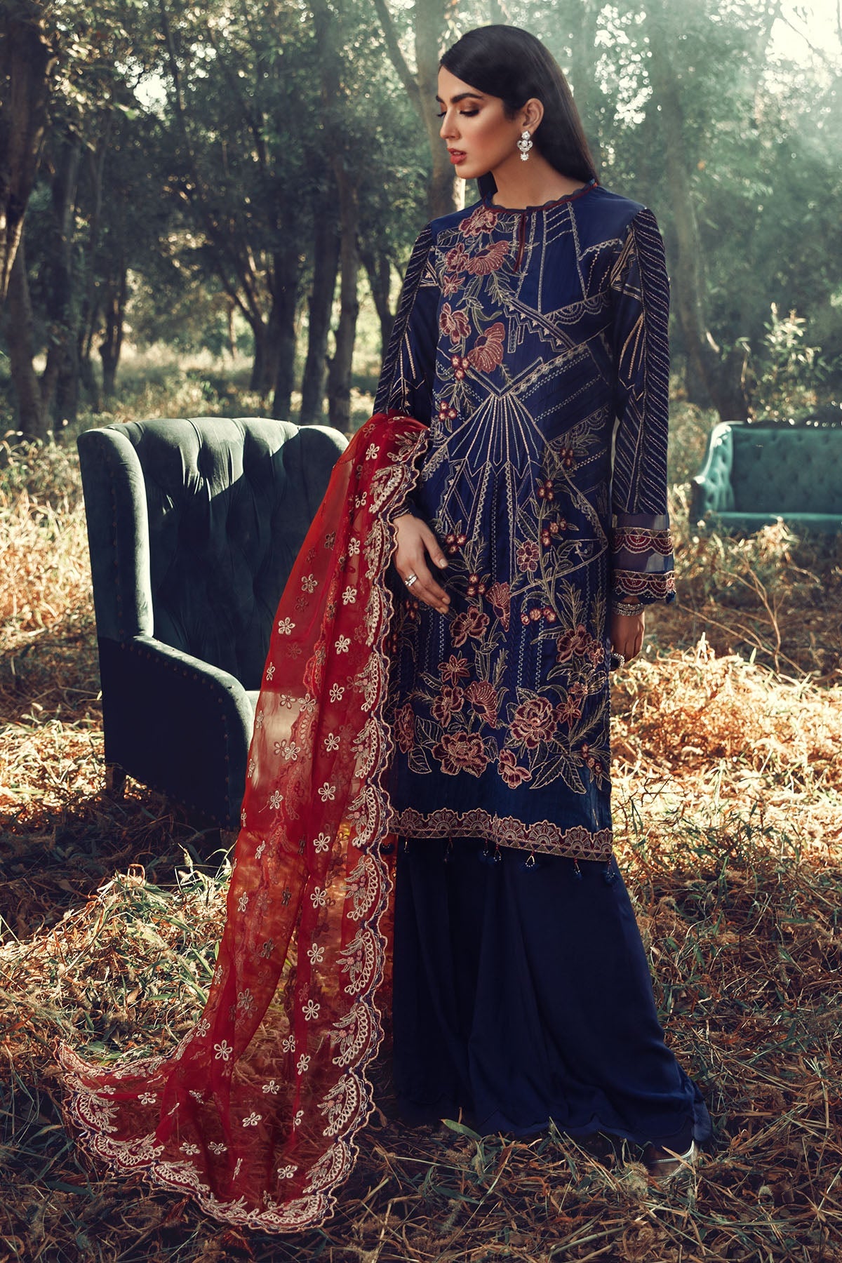 2699-LAPIS-LAZULI EMBROIDERED LINEN UNSTITCHED