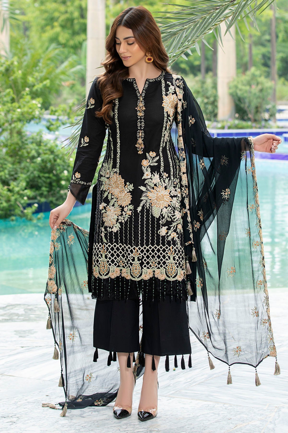 2587-ONYX EMBROIDERED LAWN UNSTITCHED