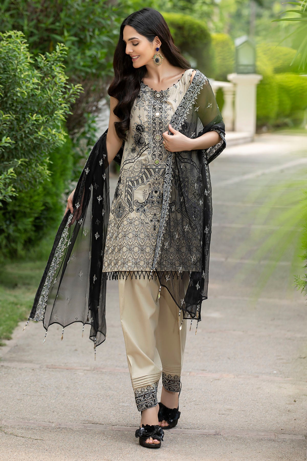 2593-CHROME-WHITE EMBROIDERED LAWN UNSTITCHED