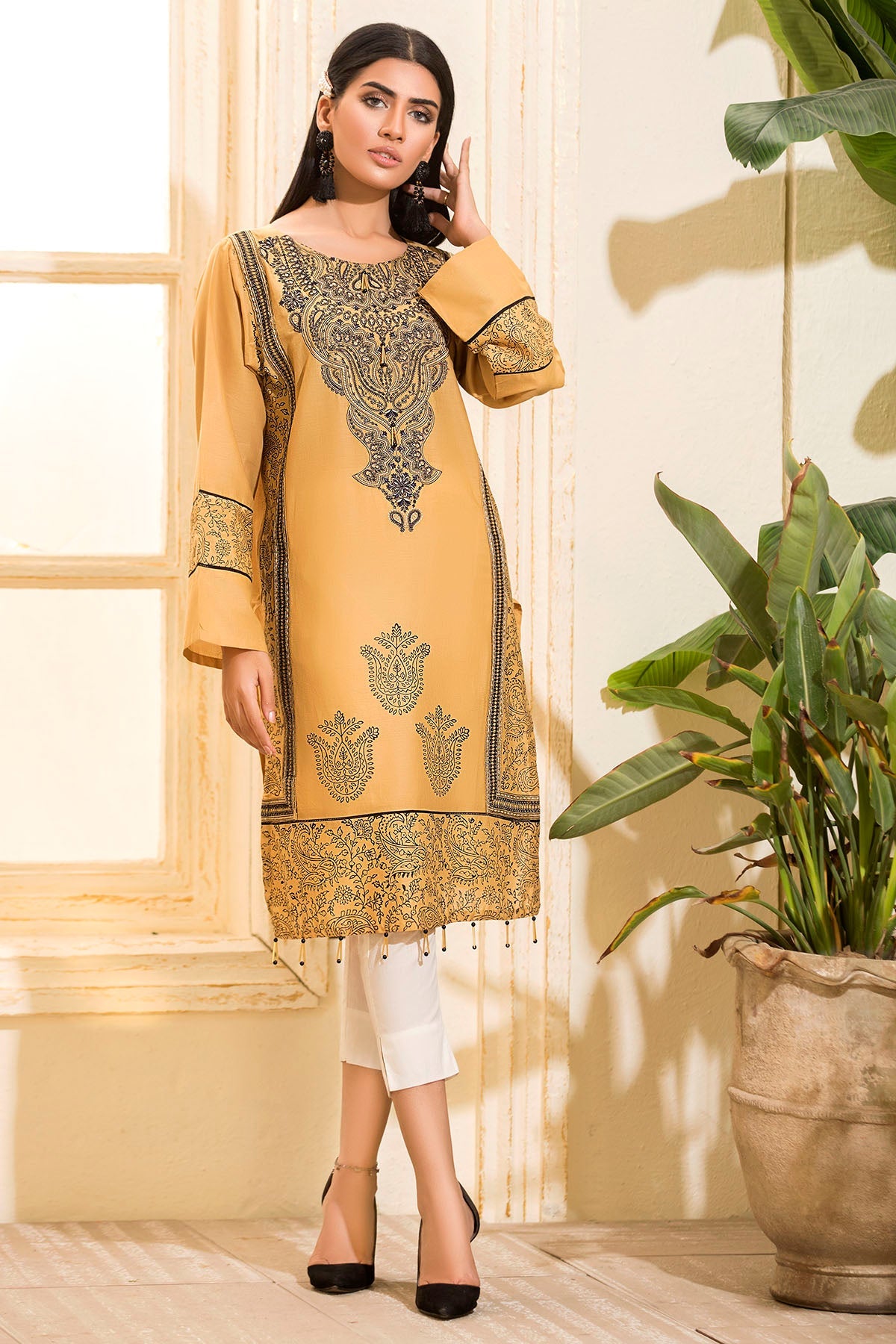 2471-GOLD EMBROIDERED LAWN STITCHED