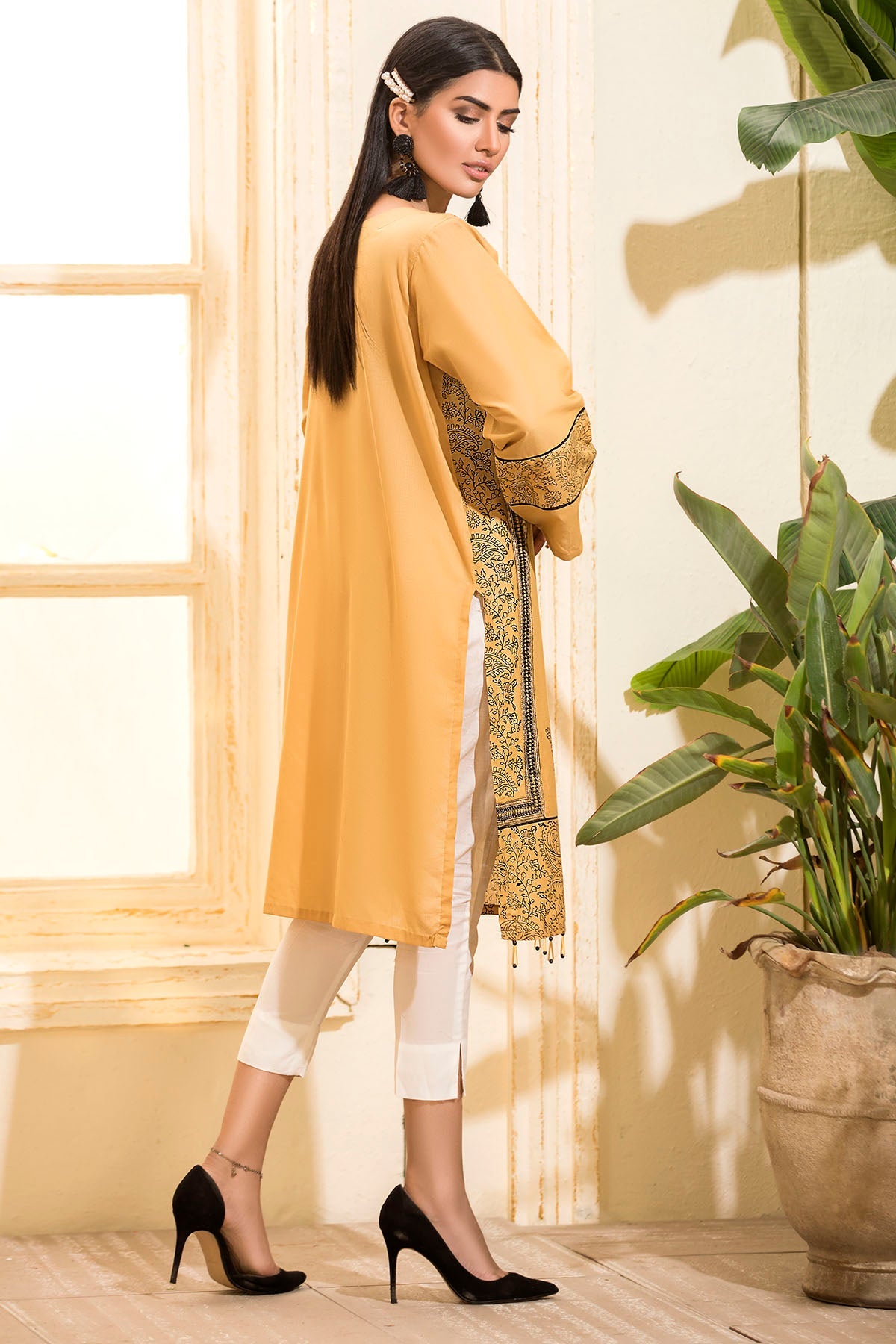2471-GOLD EMBROIDERED LAWN STITCHED
