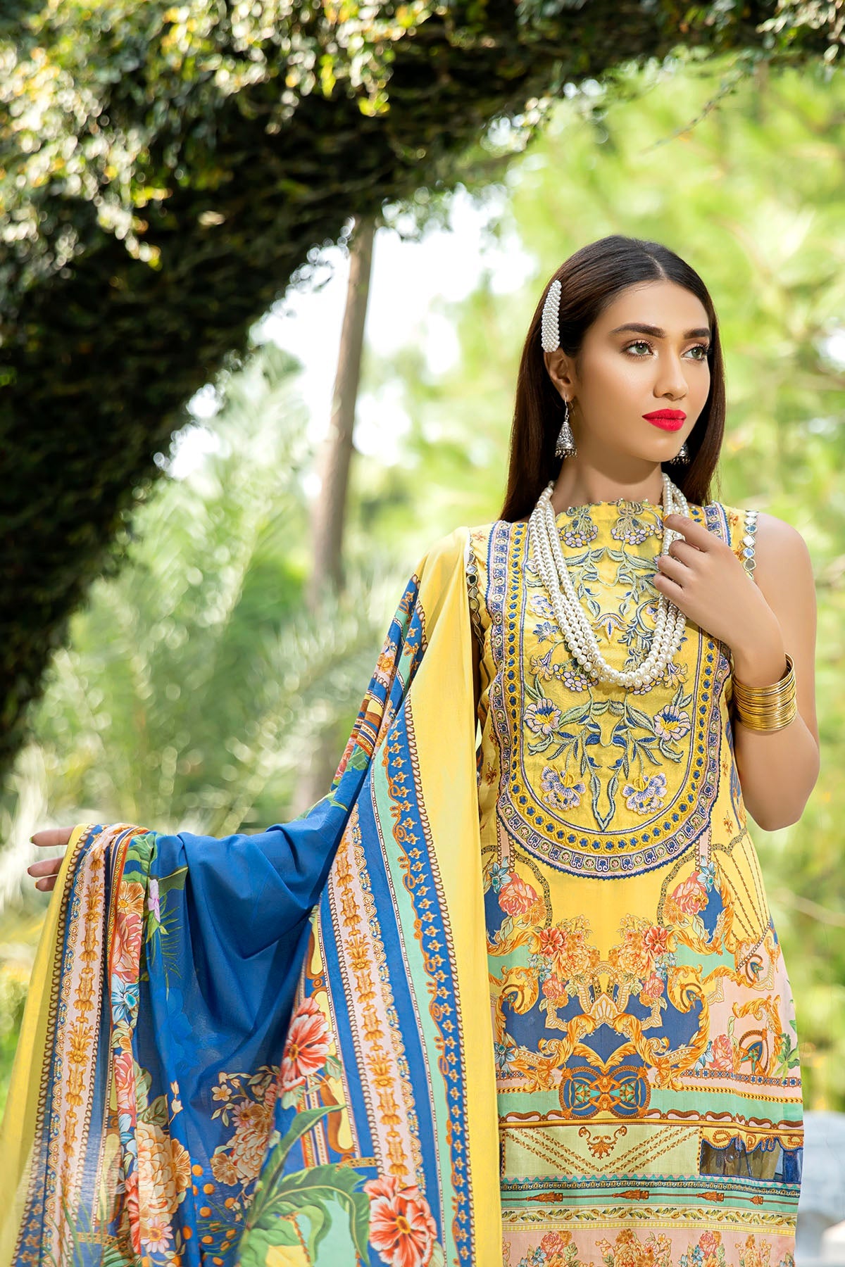 2553-VEGAS-GOLD DIGITAL PRINTED LAWN UNSTITCHED