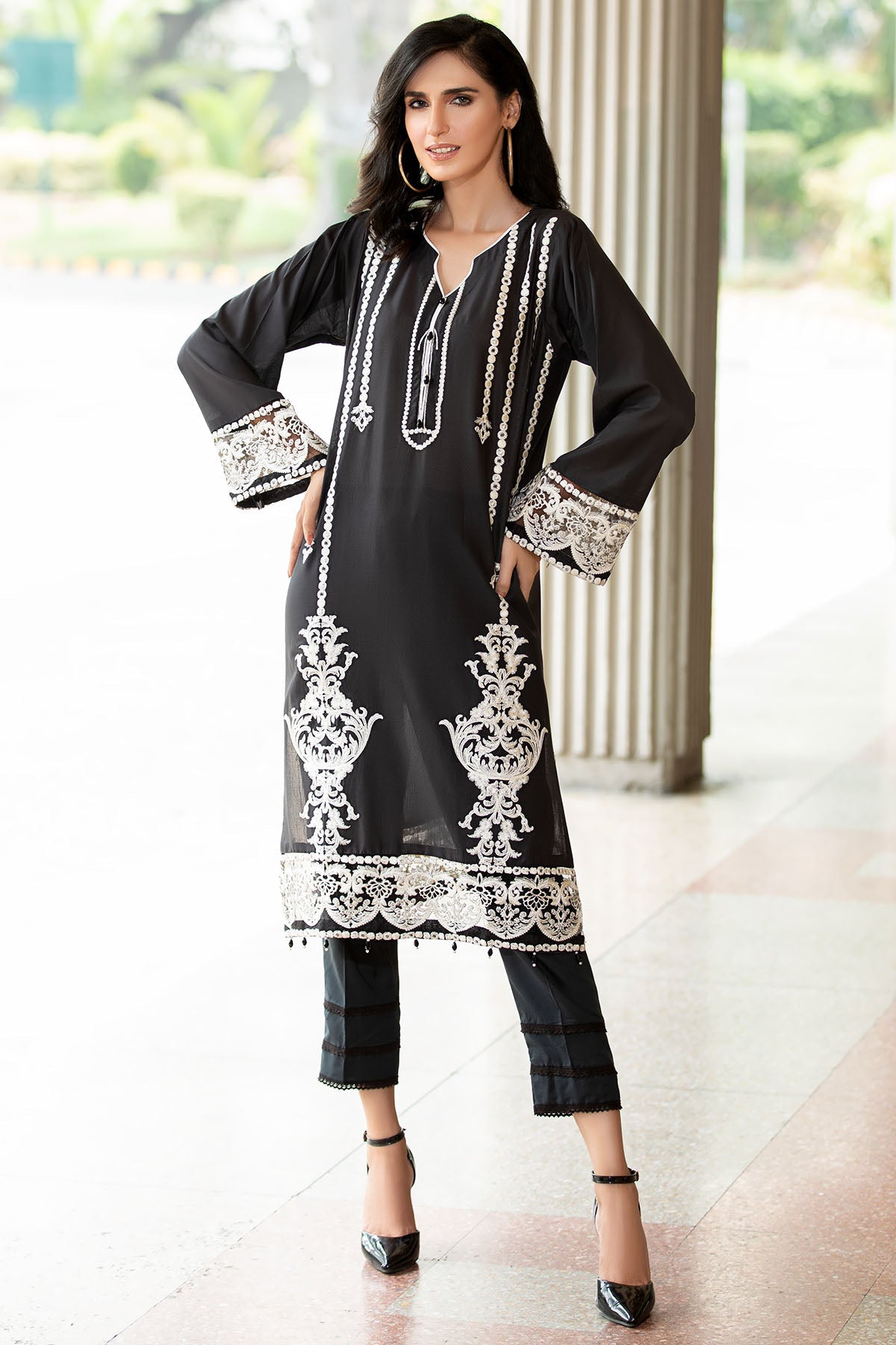 2479-SIAM EMBROIDERED LAWN STITCHED