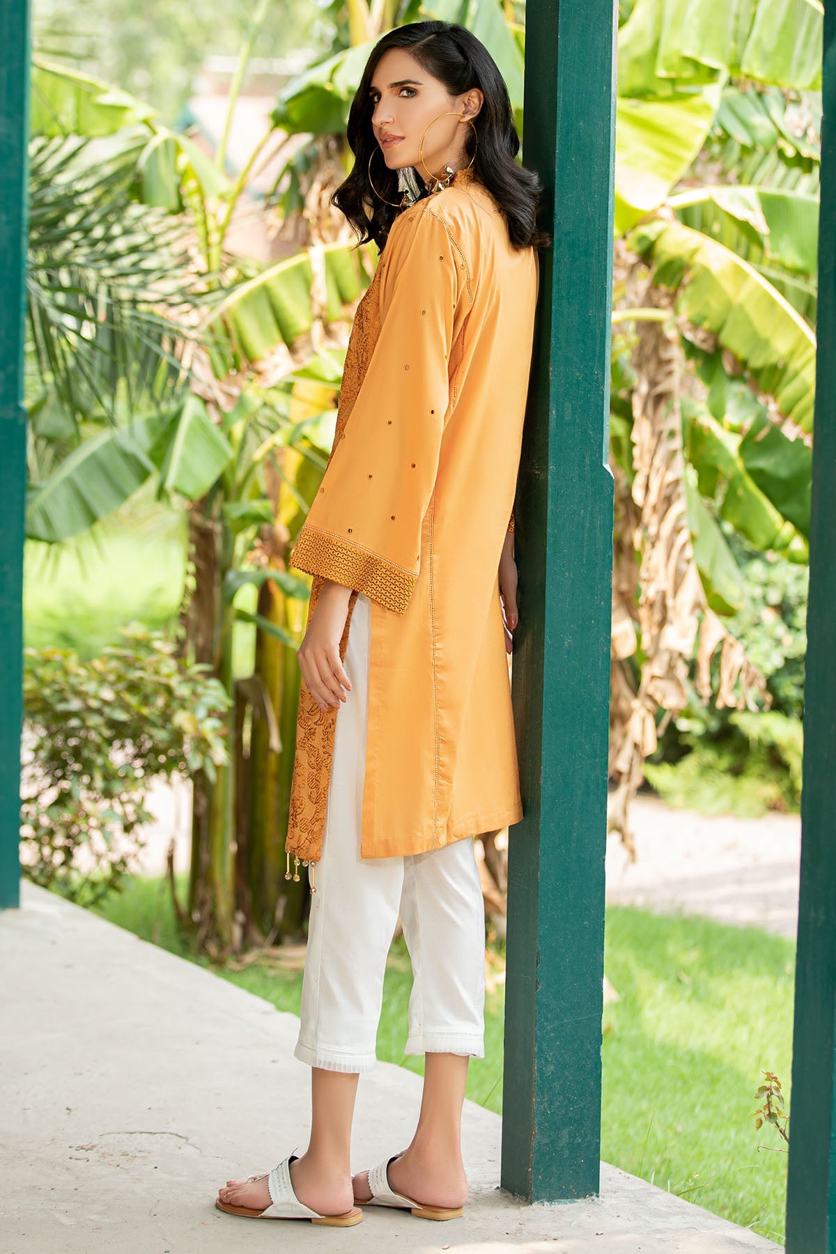 2483-PERU EMBROIDERED LAWN STITCHED