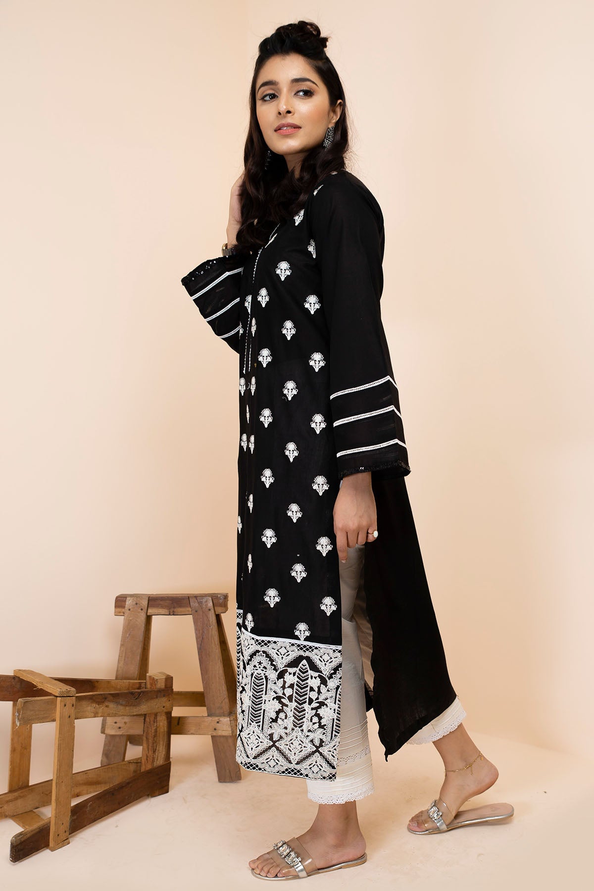 2492-BLACK-PEPPER EMBROIDERED LAWN STITCHED