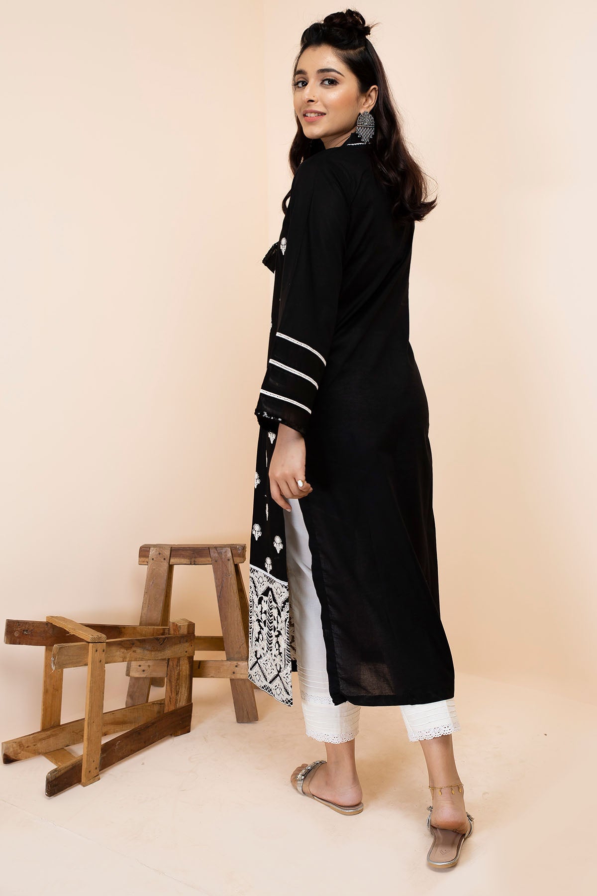2492-BLACK-PEPPER EMBROIDERED LAWN STITCHED