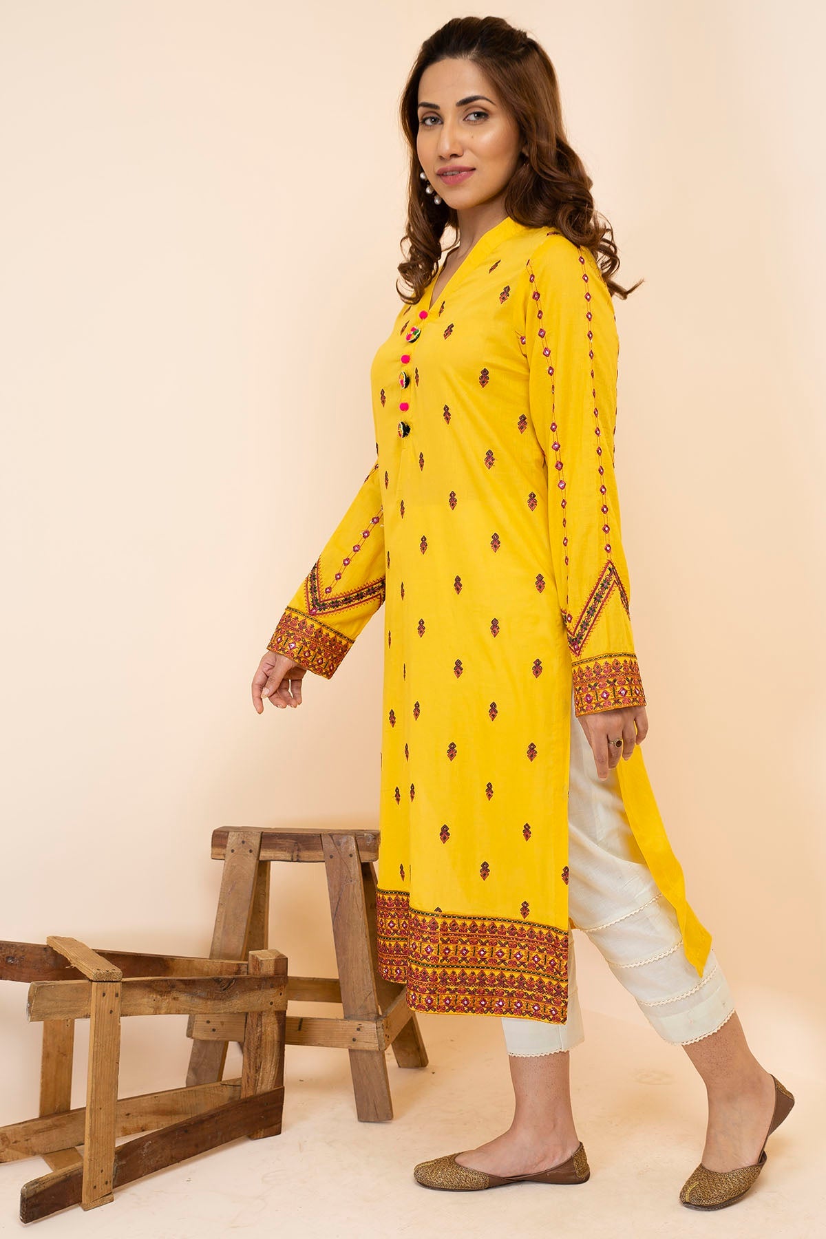 2495-SUN-LIGHT EMBROIDERED LAWN STITCHED
