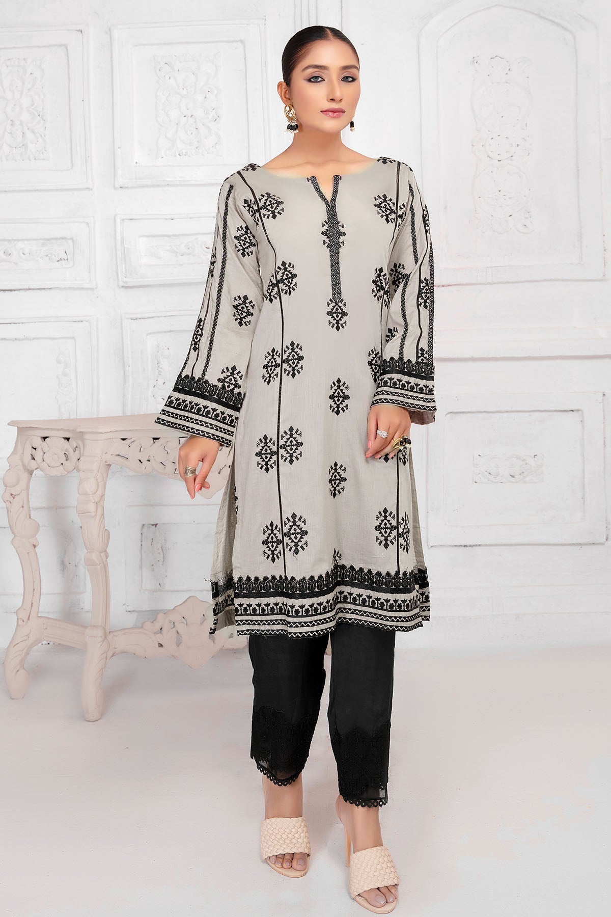 2507-KAMALA EMBROIDERED LAWN STITCHED