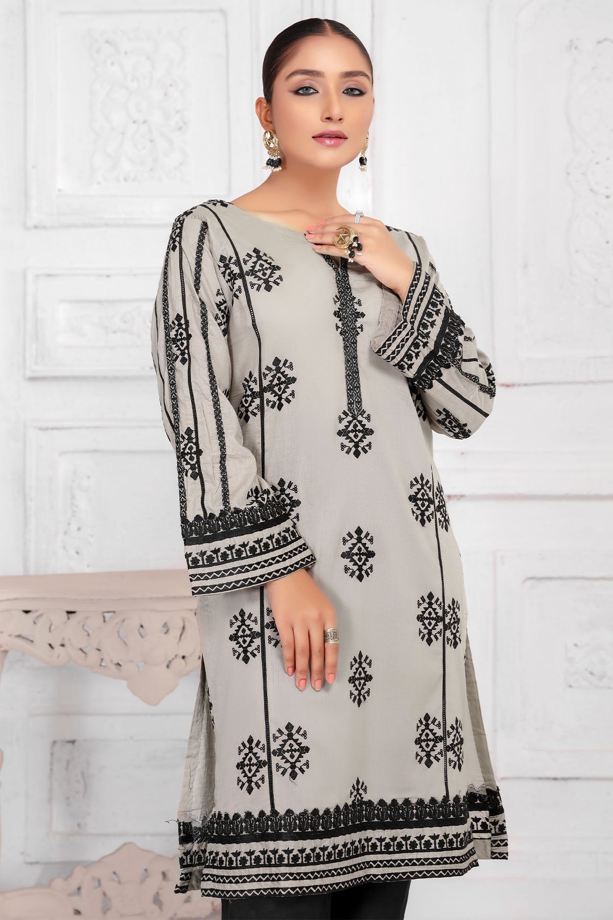 2507-KAMALA EMBROIDERED LAWN STITCHED