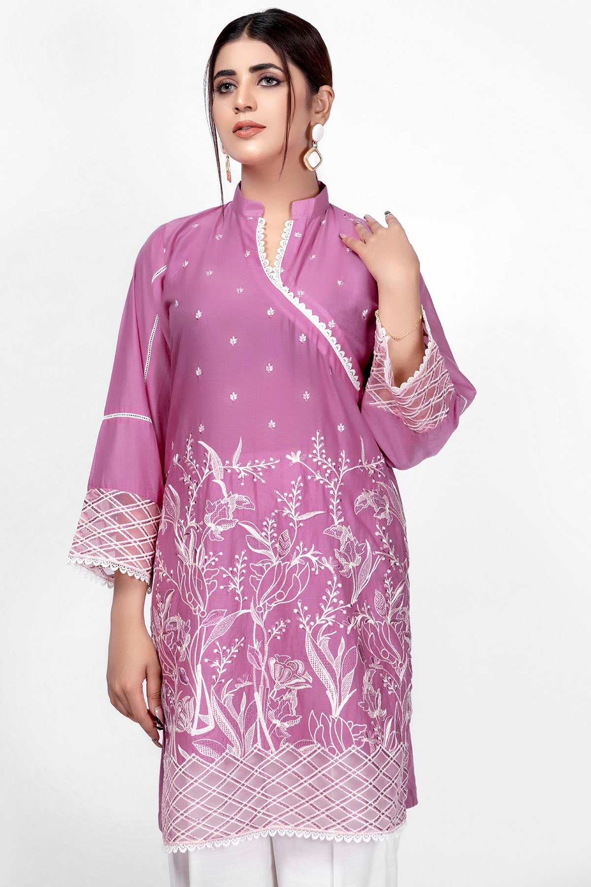 2508-PERUVIAN-LILY EMBROIDERED LAWN STITCHED