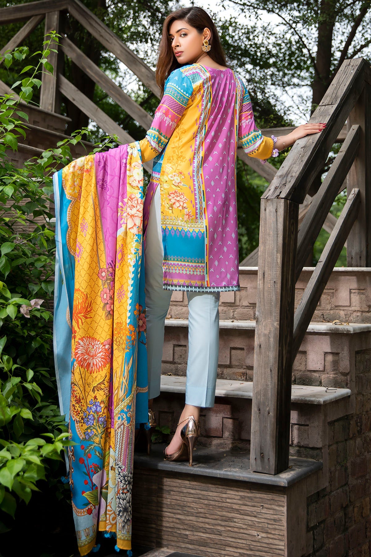 2547-SAPPHIRE-BLUE DIGITAL PRINTED LAWN UNSTITCHED