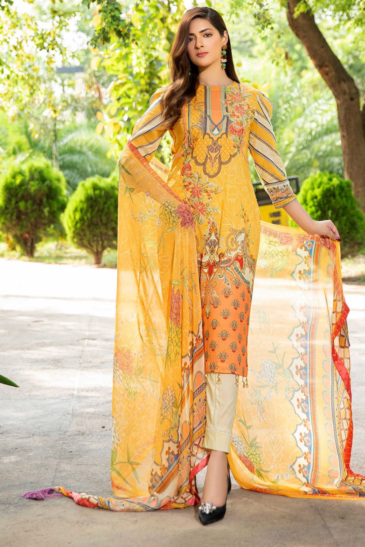 2548-SOFT-YELLOW DIGITAL PRINTED LAWN UNSTITCHED