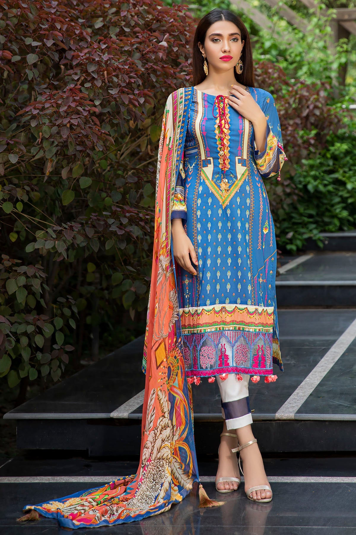2552-AMBER DIGITAL PRINTED LAWN UNSTITCHED