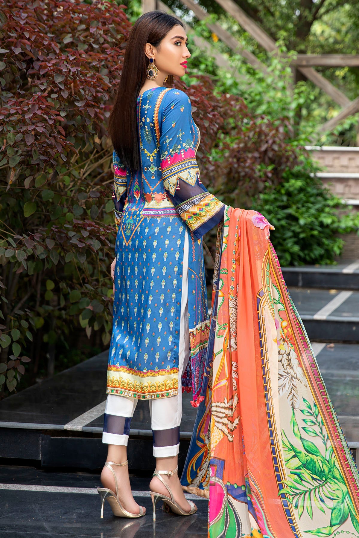 2552-AMBER DIGITAL PRINTED LAWN UNSTITCHED