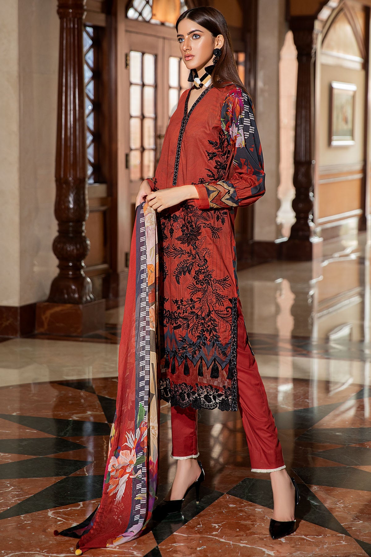2595-RED-WOOD DIGITAL PRINTED LAWN UNSTITCHED