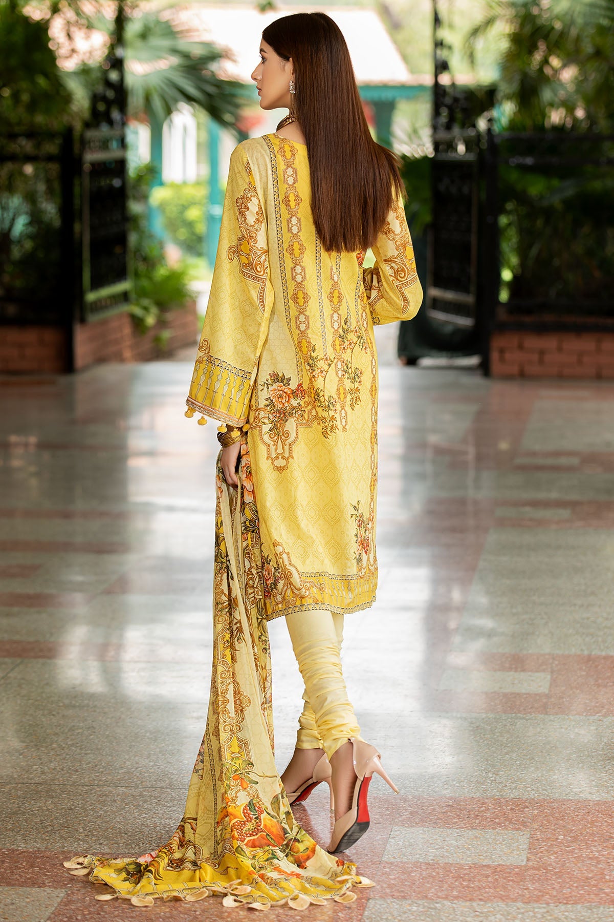 2600-VEGAS-GOLD DIGITAL PRINTED LAWN UNSTITCHED