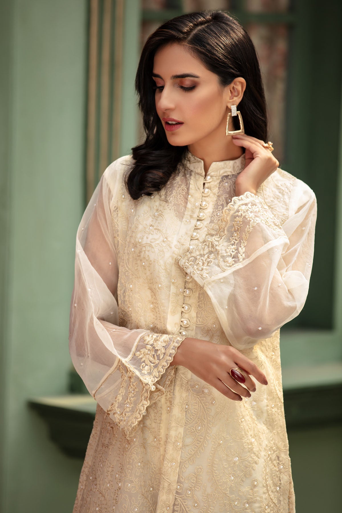 2681-RISSING-WHITE EMBROIDERED ORGANZA STITCHED