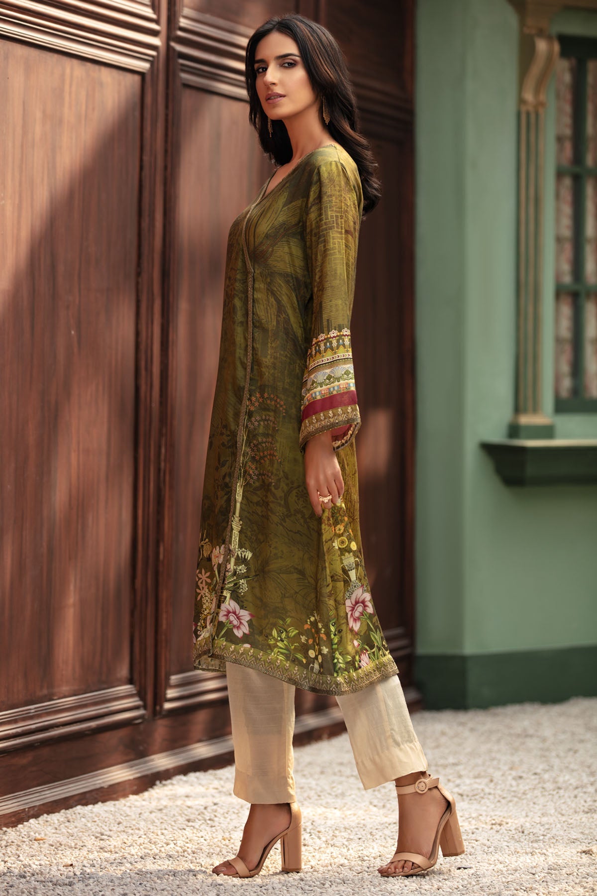 2688-CLASSY-GREEN DIGITAL PRINTED SILK STITCHED