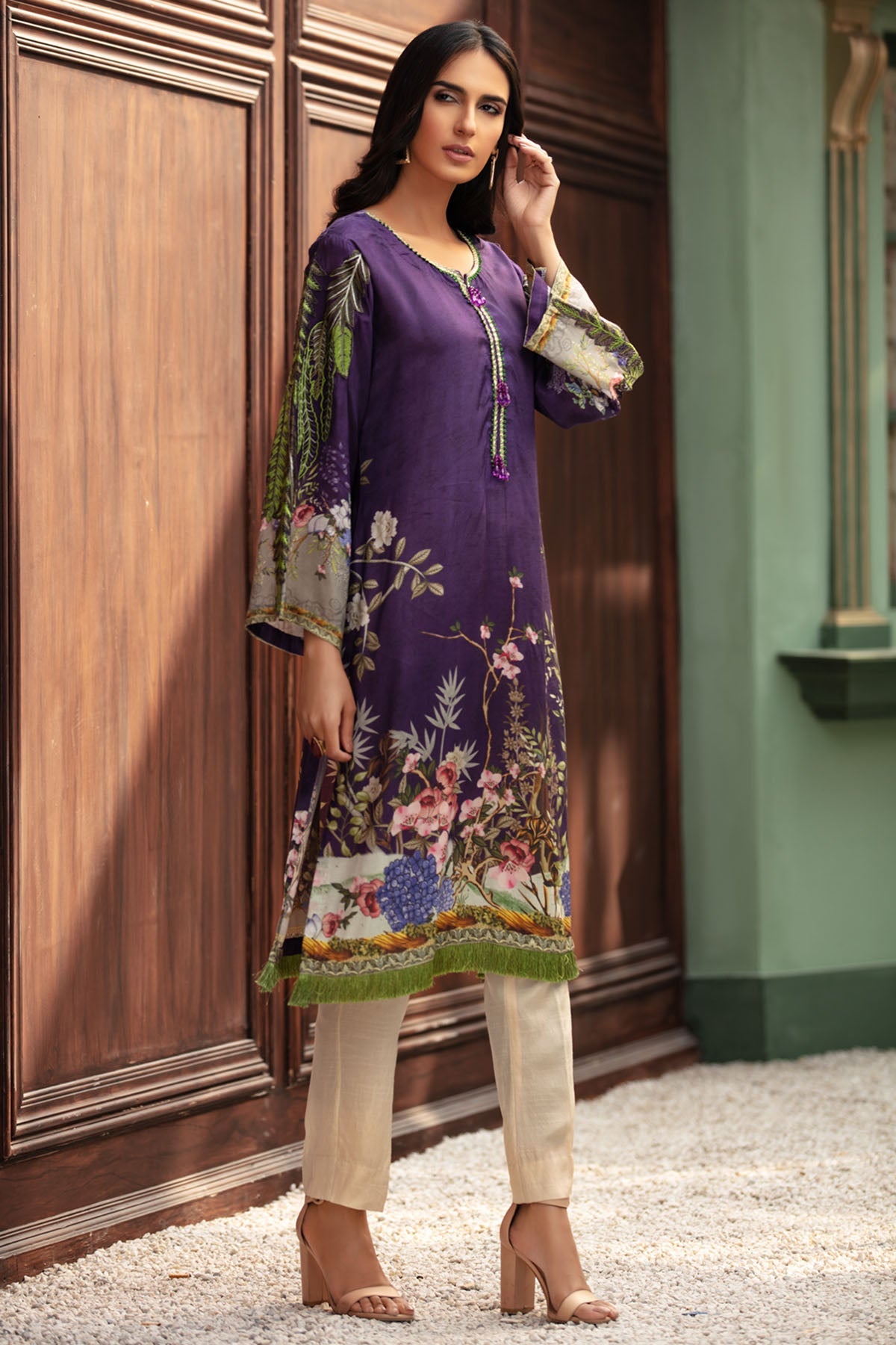 2692-MAGICAL-GARDEN DIGITAL PRINTED SILK STITCHED