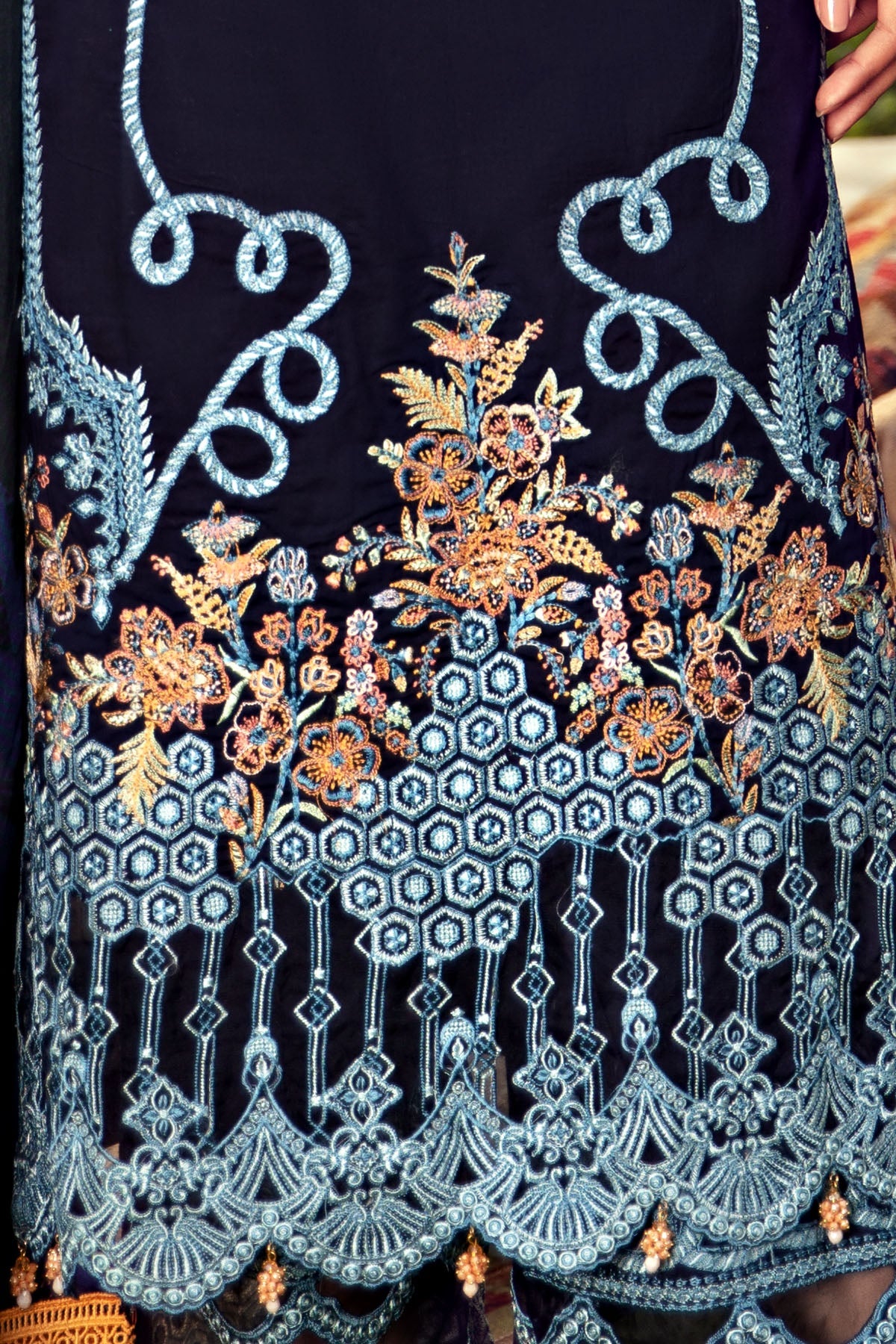 2794-FLEUR-DE-LIS EMBROIDERED LAWN STITCHED
