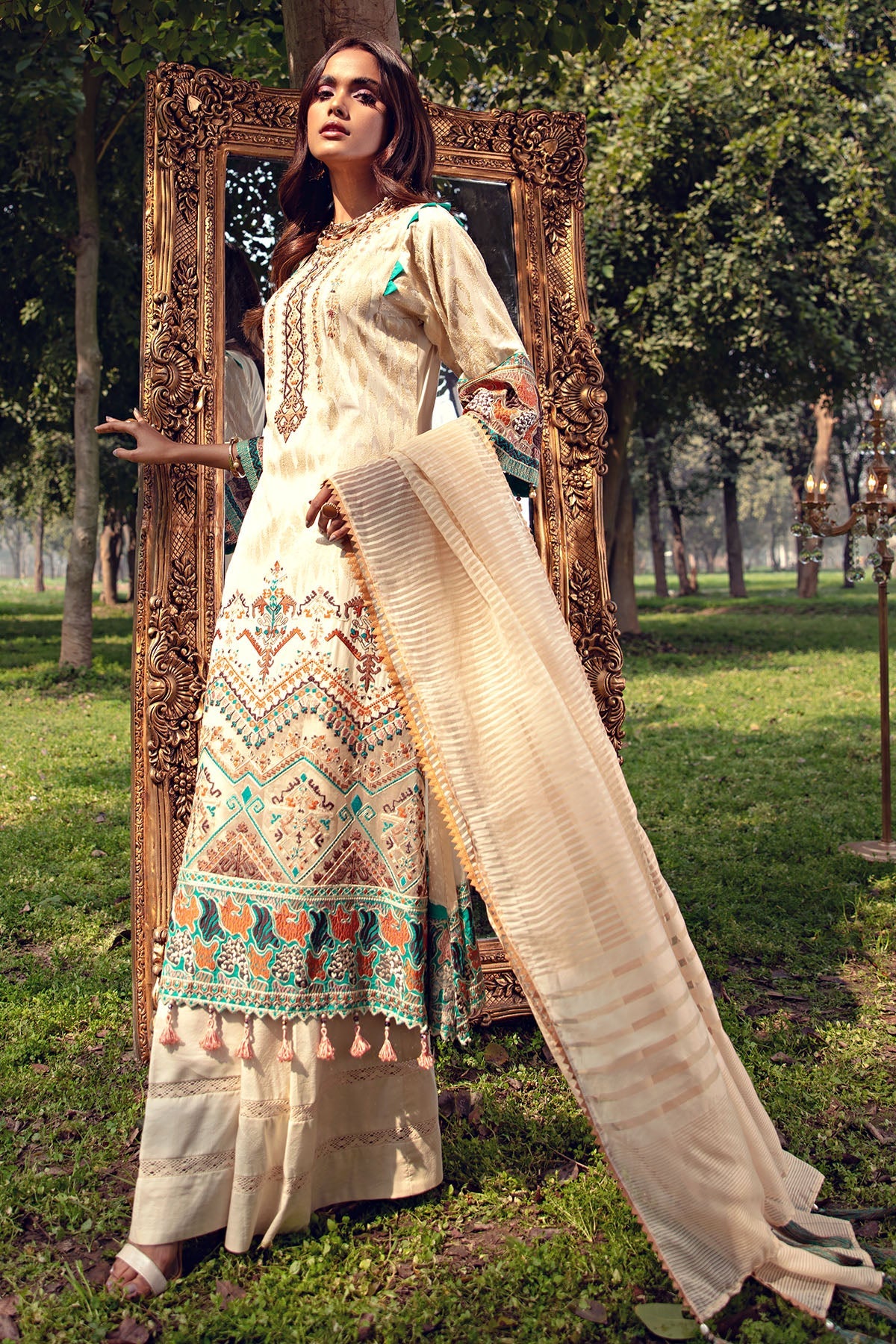 2799-DITSY EMBROIDERED LAWN UNSTITCHED