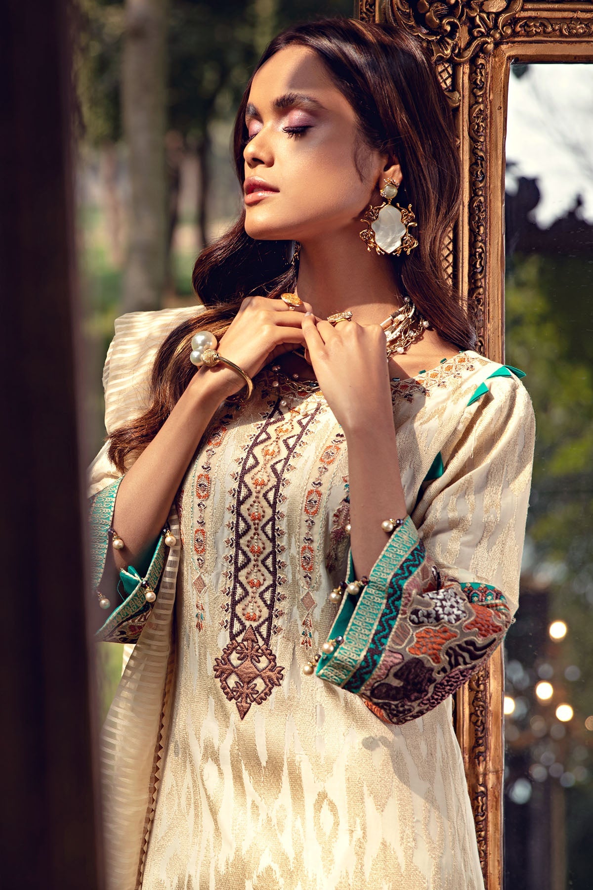 2799-DITSY EMBROIDERED LAWN UNSTITCHED