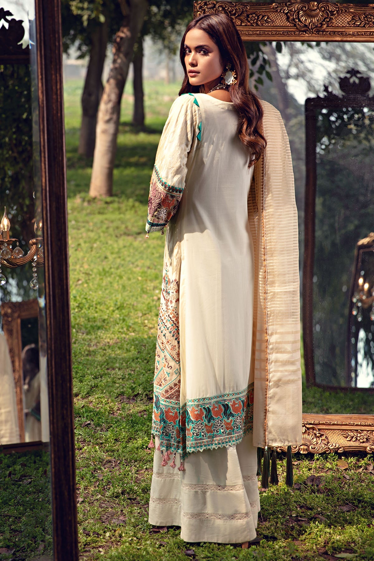 2799-DITSY EMBROIDERED LAWN UNSTITCHED