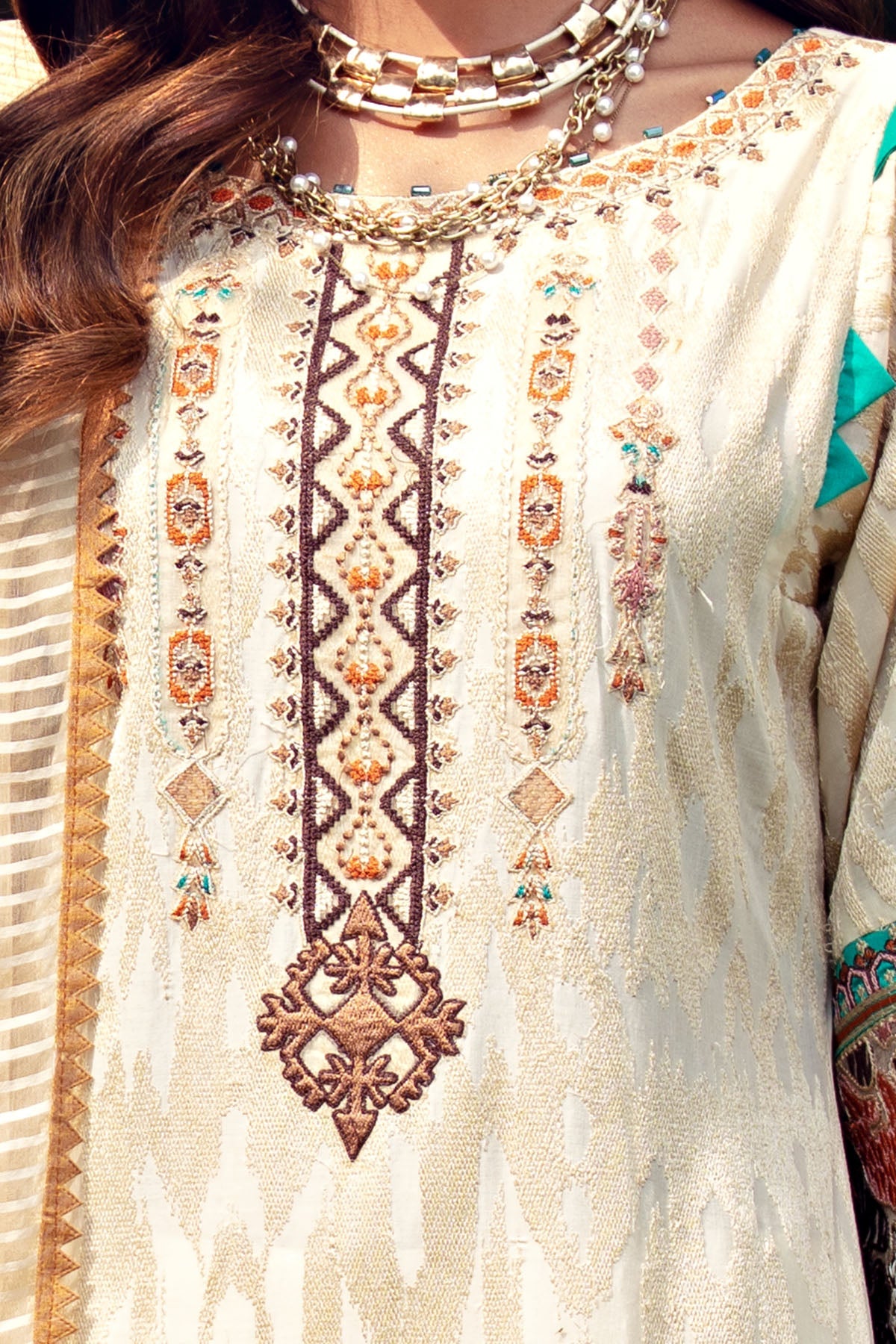 2799-DITSY EMBROIDERED LAWN STITCHED