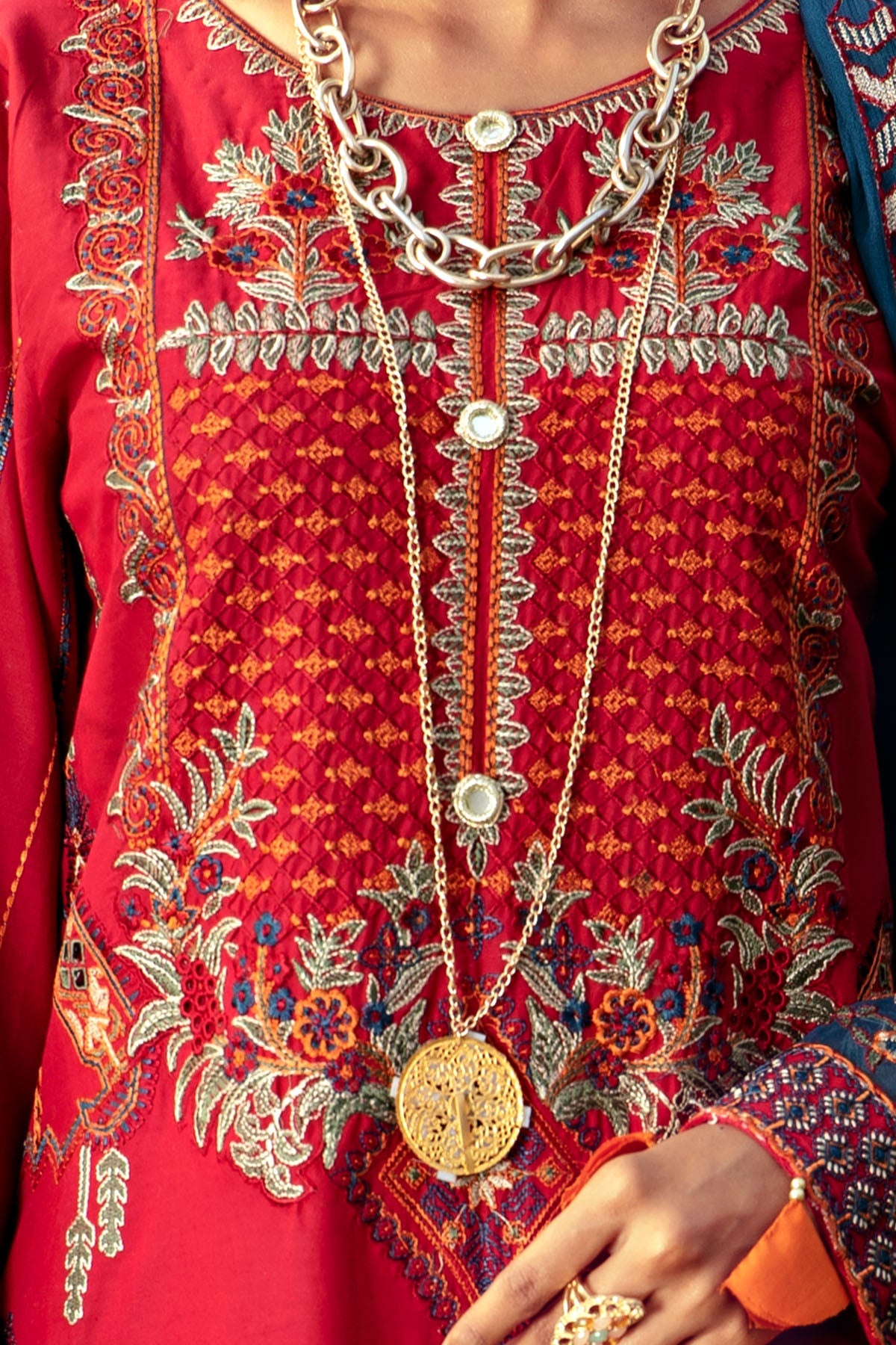 2800-RUBY EMBROIDERED LAWN STITCHED