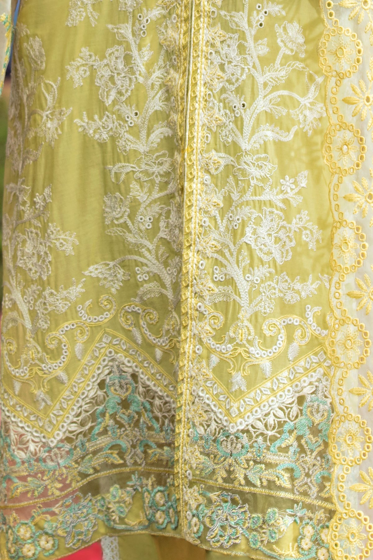2802-CARIBBEAN EMBROIDERED LAWN STITCHED