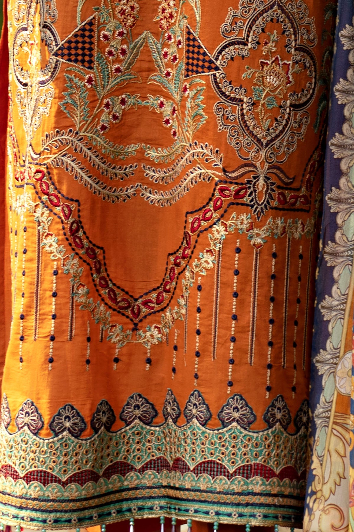 2806-BRONZE EMBROIDERED LAWN STITCHED