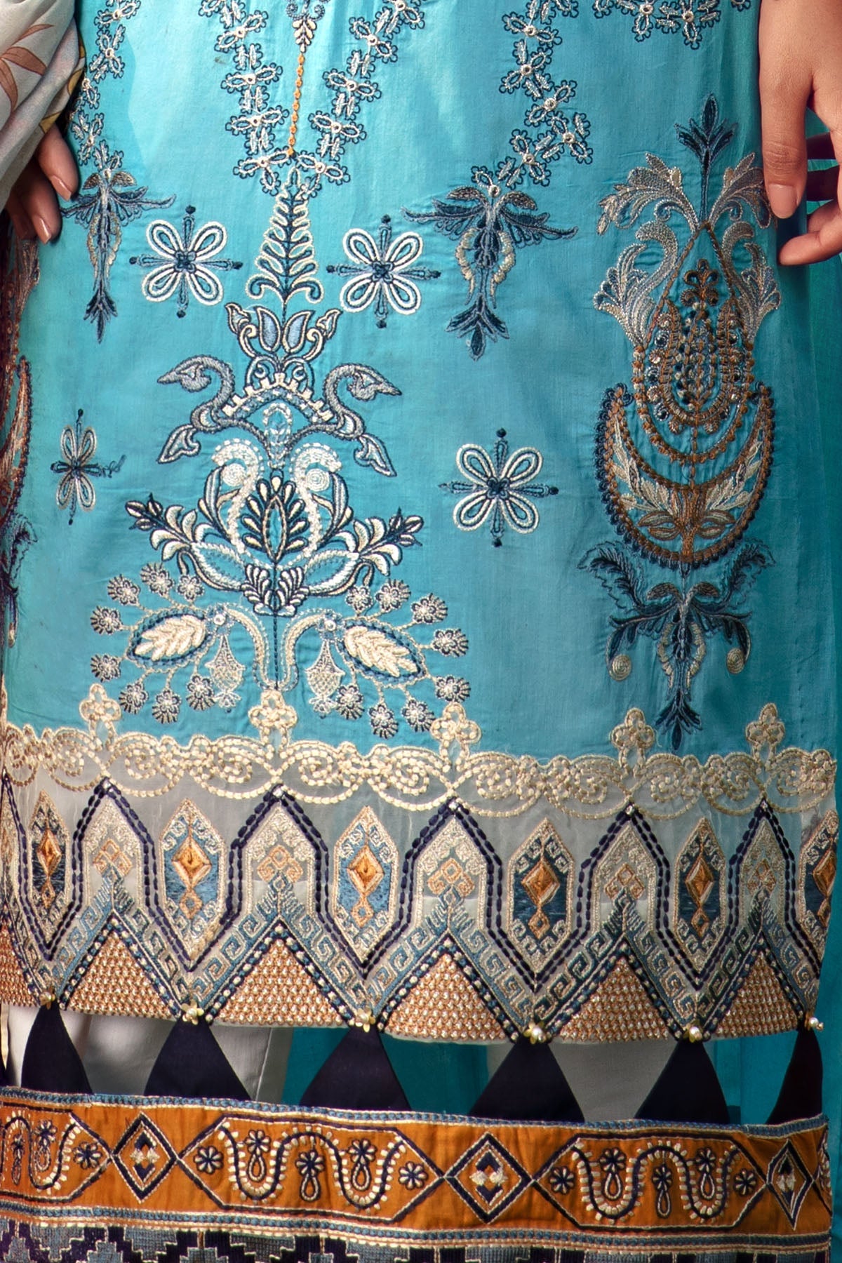 2809-OCEAN-BLUE EMBROIDERED LAWN STITCHED