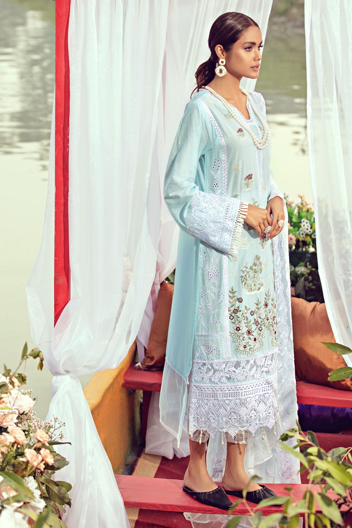 2811-SAPPHIRE EMBROIDERED LAWN UNSTITCHED