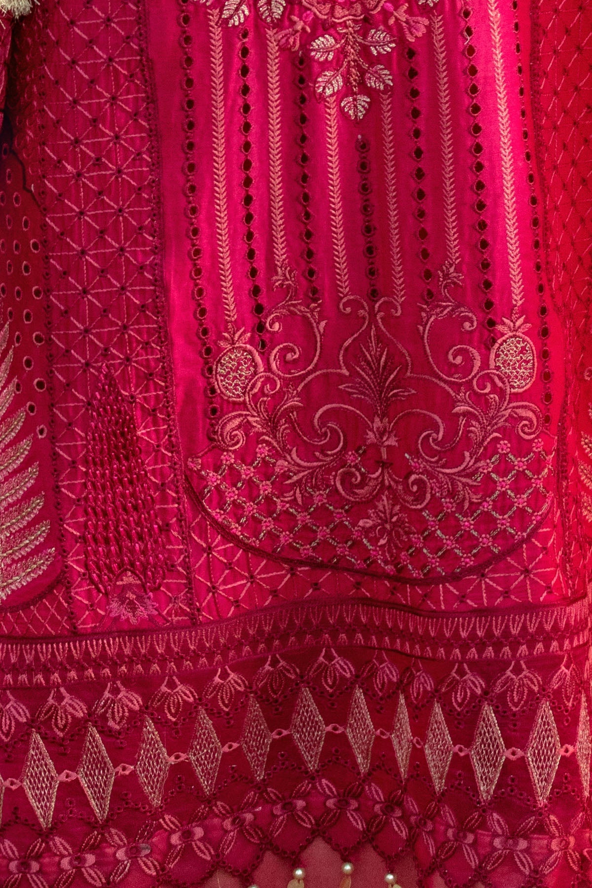 2812-FASCIA EMBROIDERED LAWN STITCHED