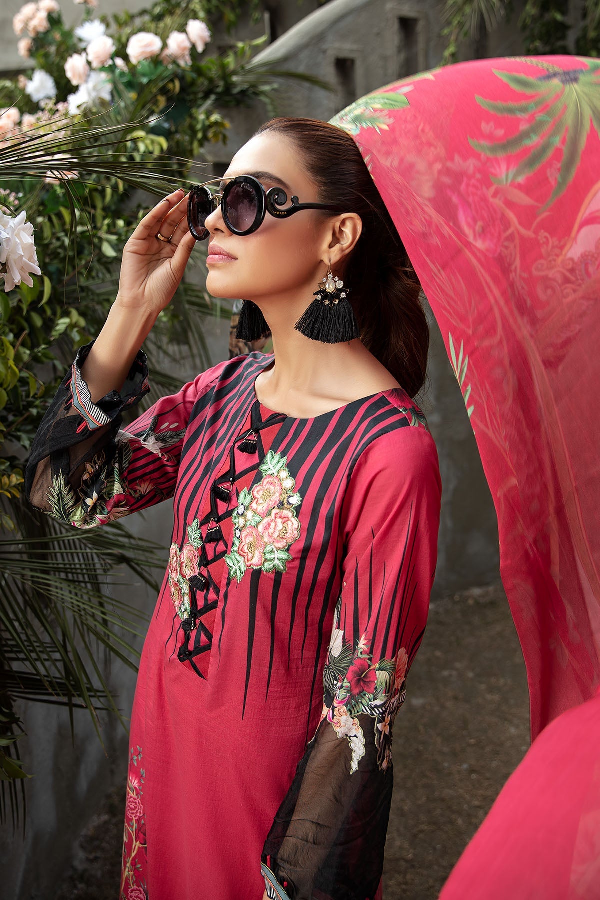 2827-TROPICAL-BLOOM DIGITAL PRINTED LAWN UNSTITCHED