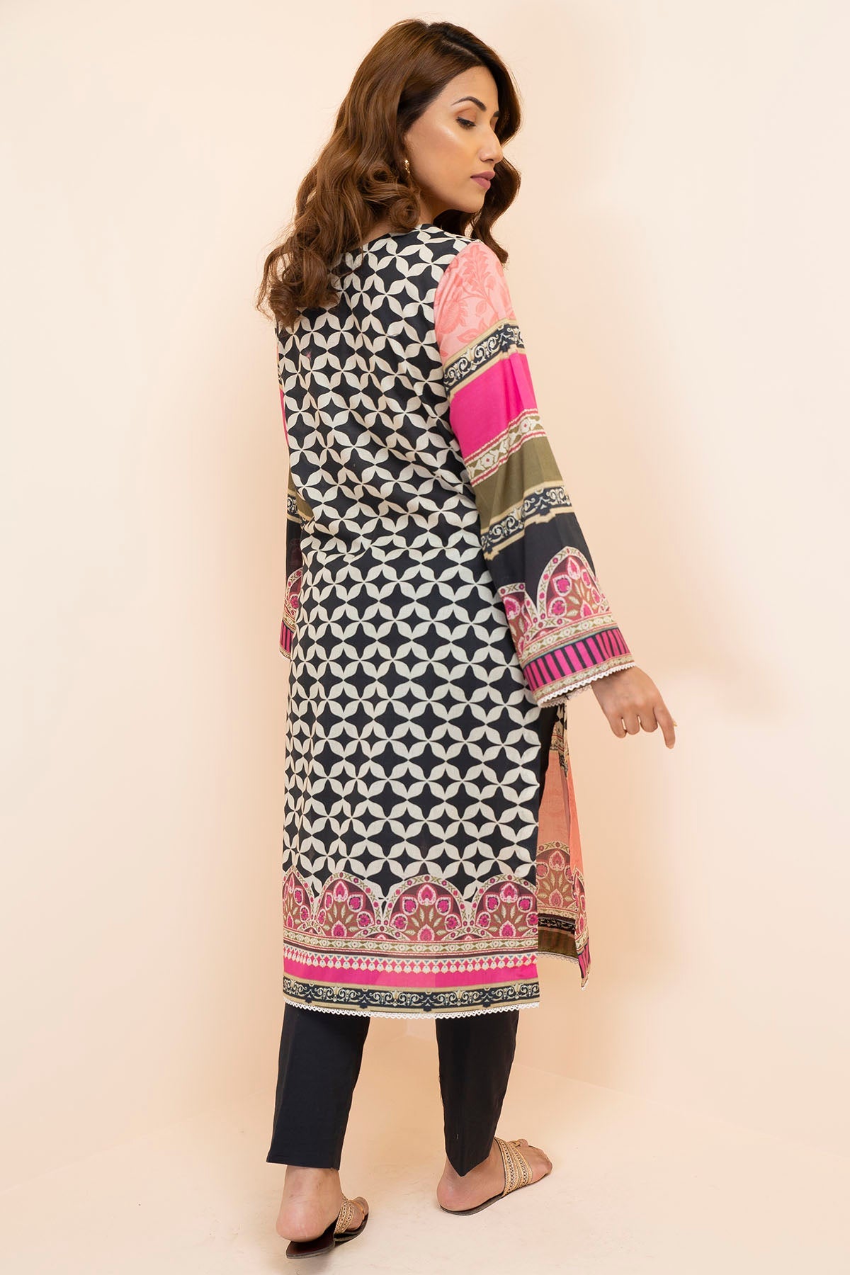2845-PINK-BLUSH DIGITAL PRINTED LAWN STITCHED