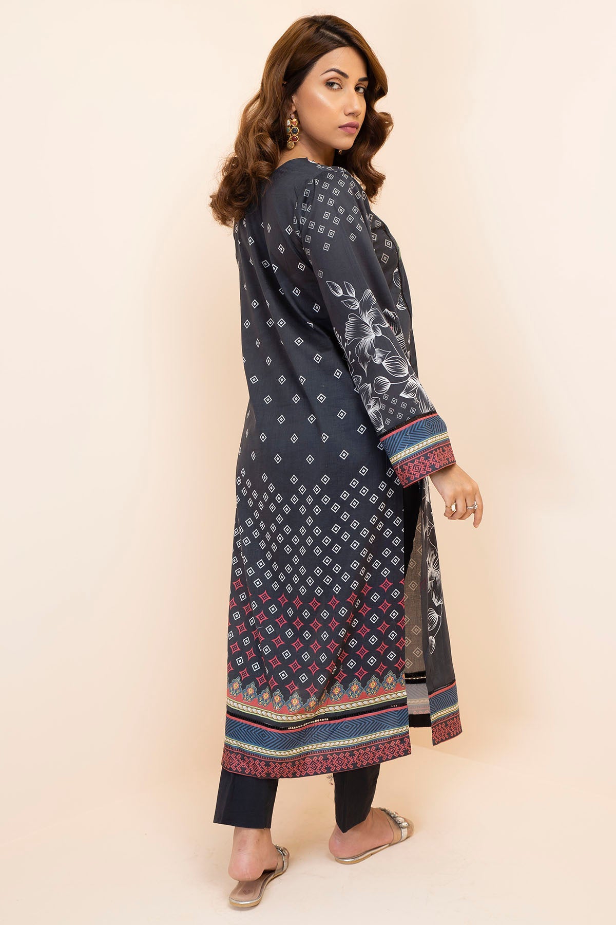 2863-BLACK-GARDEN DIGITAL PRINTED LAWN STITCHED