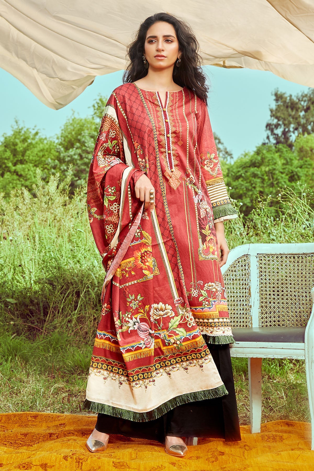 2884-ROYAL-BLOOM DIGITAL PRINTED LAWN UNSTITCHED