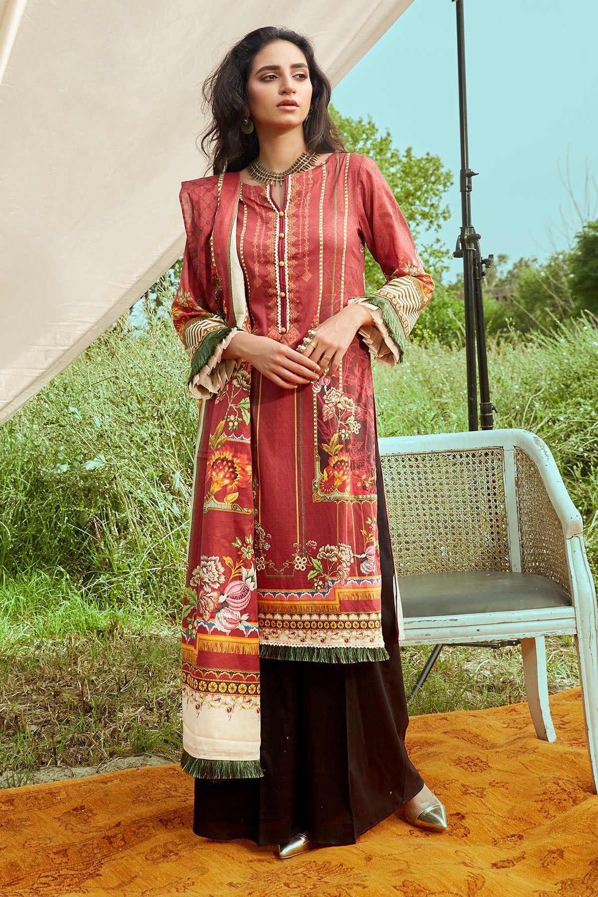 2884-ROYAL-BLOOM DIGITAL PRINTED LAWN UNSTITCHED