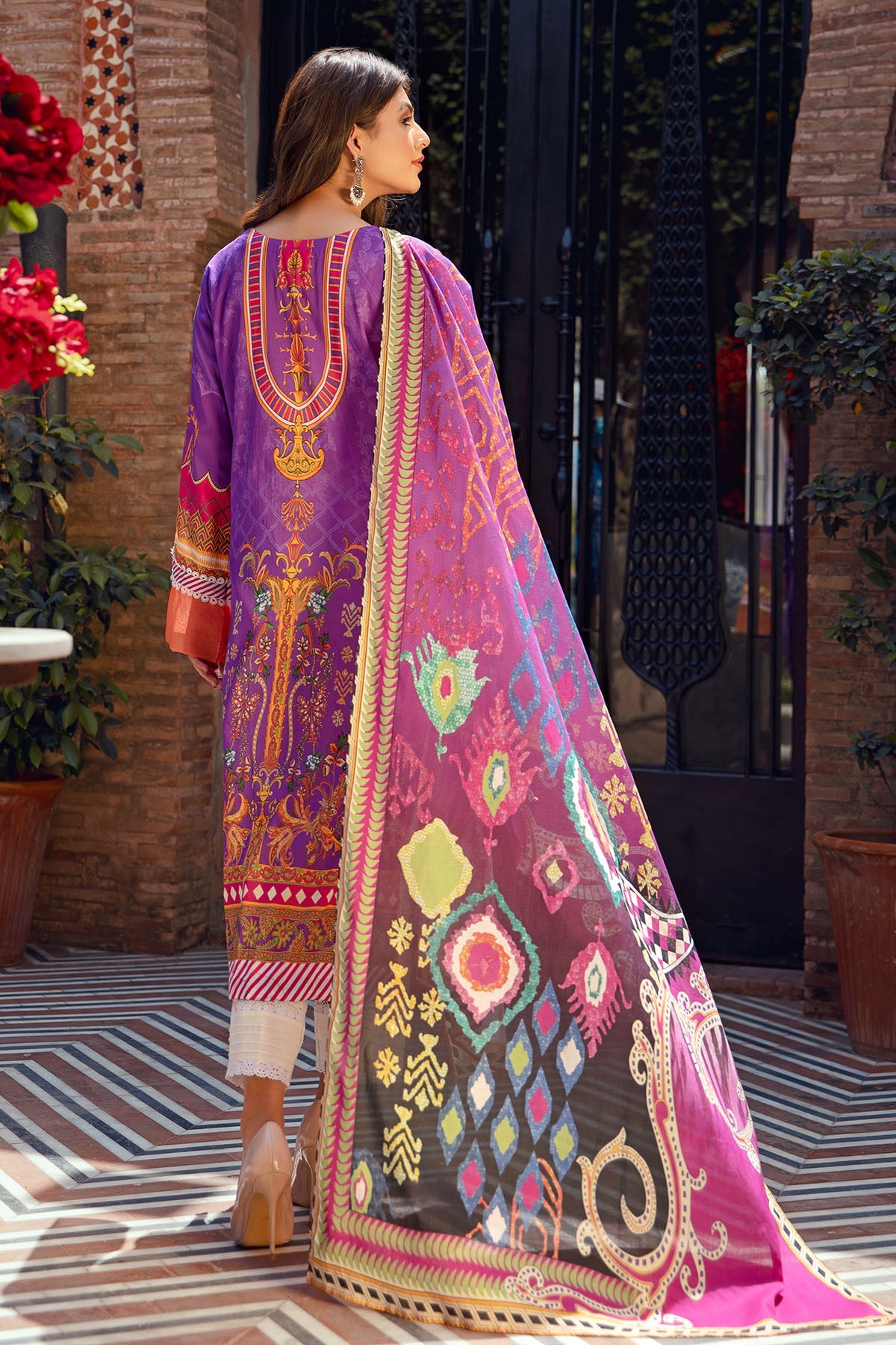 2898-CRIMSON-GARDEN DIGITAL PRINTED LAWN UNSTITCHED