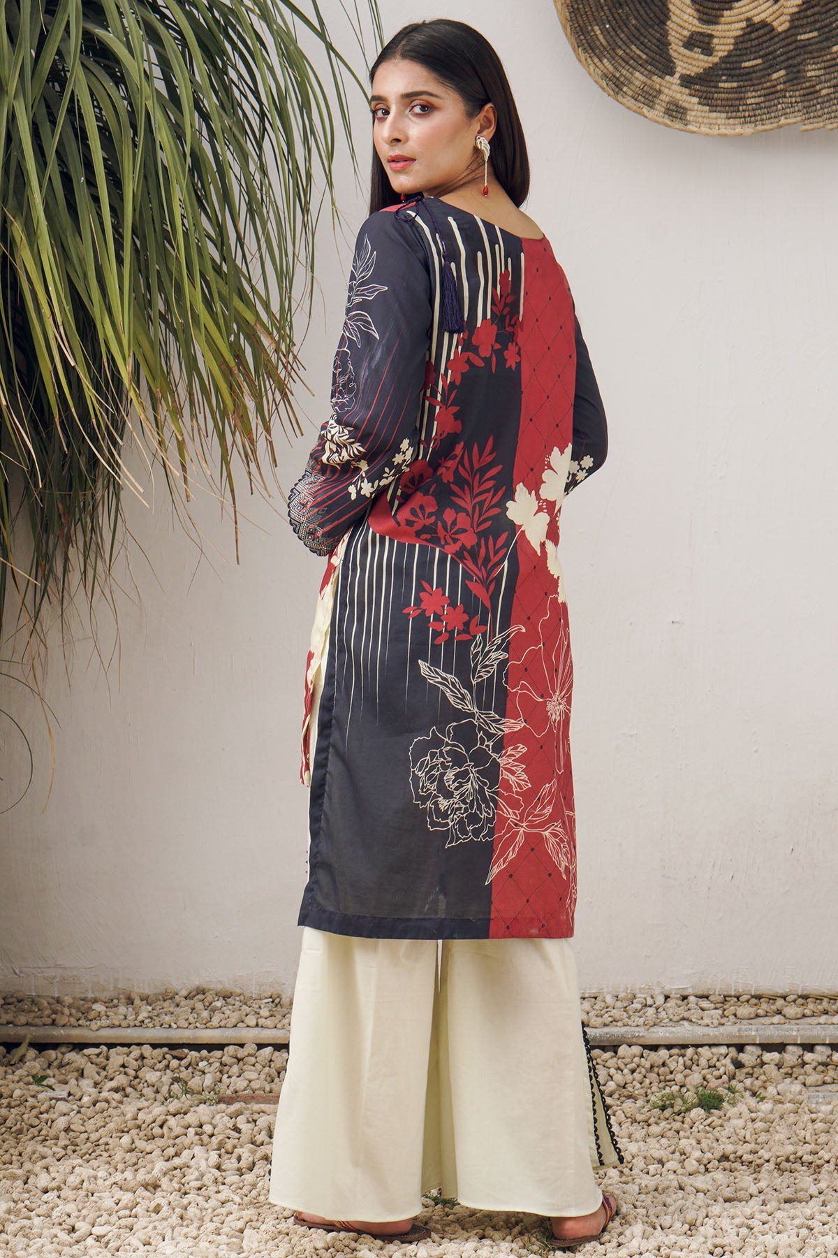 2964-ANTIQNE DIGITAL PRINTED LAWN UNSTITCHED
