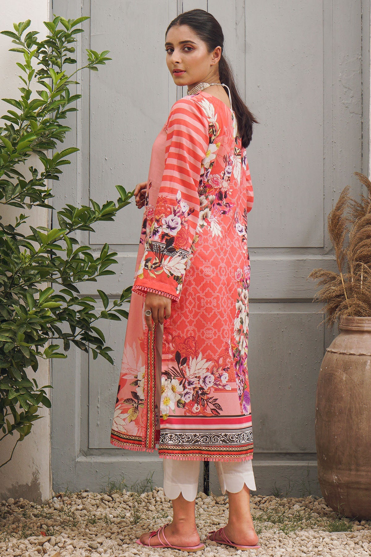 2970-BLOOMING-LILI DIGITAL PRINTED LAWN UNSTITCHED