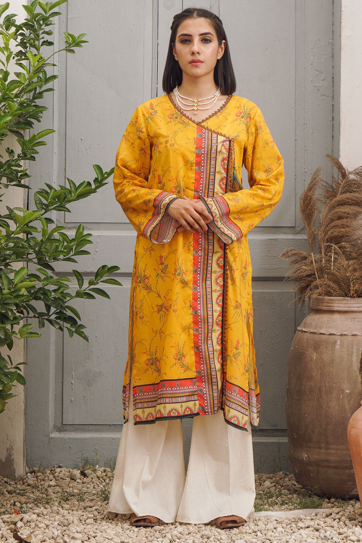 2981-RETRO-FLORAL DIGITAL PRINTED LAWN UNSTITCHED