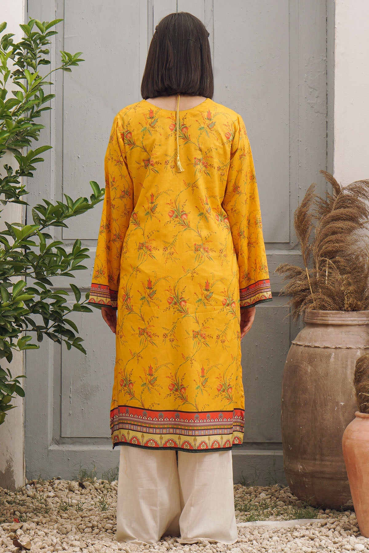 2981-RETRO-FLORAL DIGITAL PRINTED LAWN UNSTITCHED
