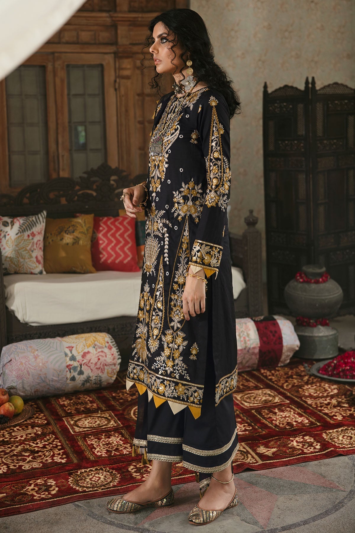 3028-MINHA- A EMBROIDERED COTTON SATIN UNSTITCHED